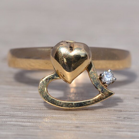 Diamond Accent Spinner Ring in Yellow Gold